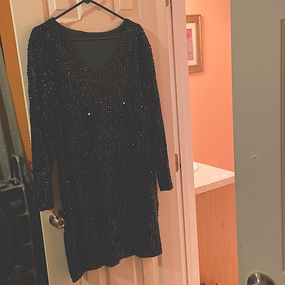 New Emerald green sequin dress. 4X fit 3X